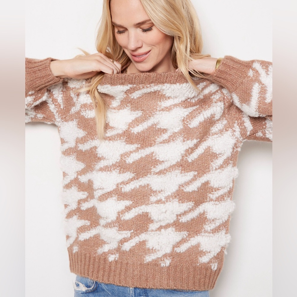 NWT Houndstooth Plush Pullover Sweater SO WARM & COMFY